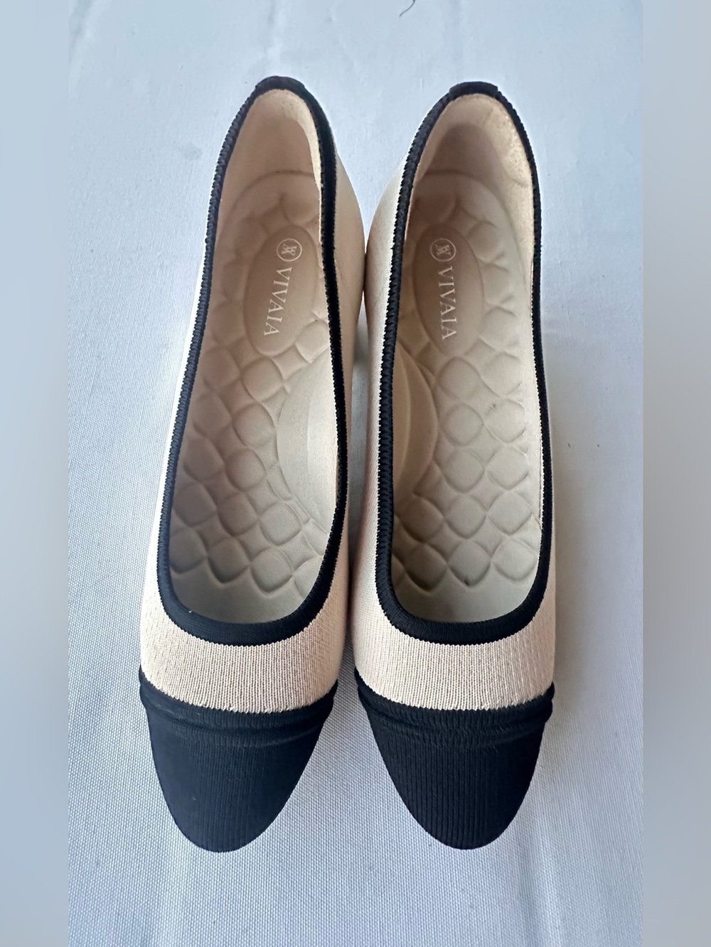 Vivaia knit cap-toe block heel shoes with a quilted insole. Size 39.5